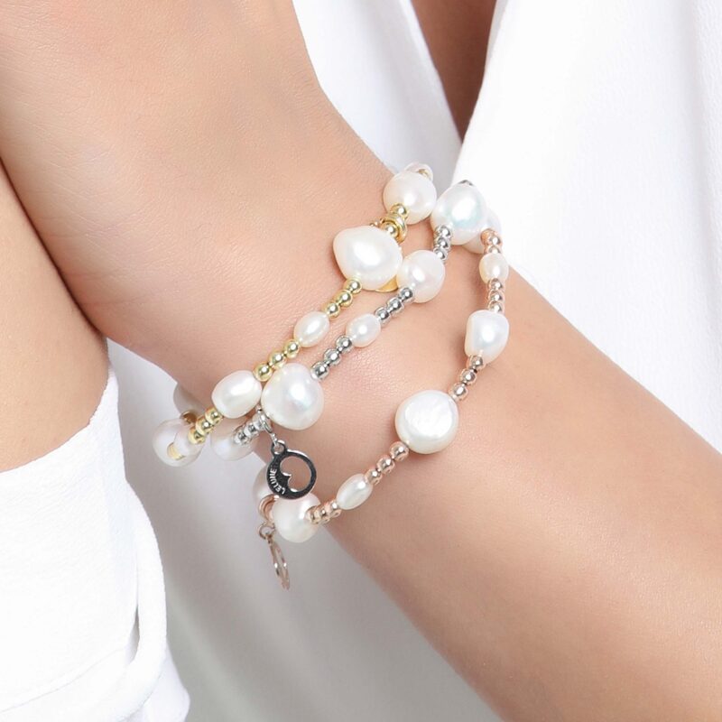 Bracciale elastico con perle d'acqua dolce e argento - Image 2